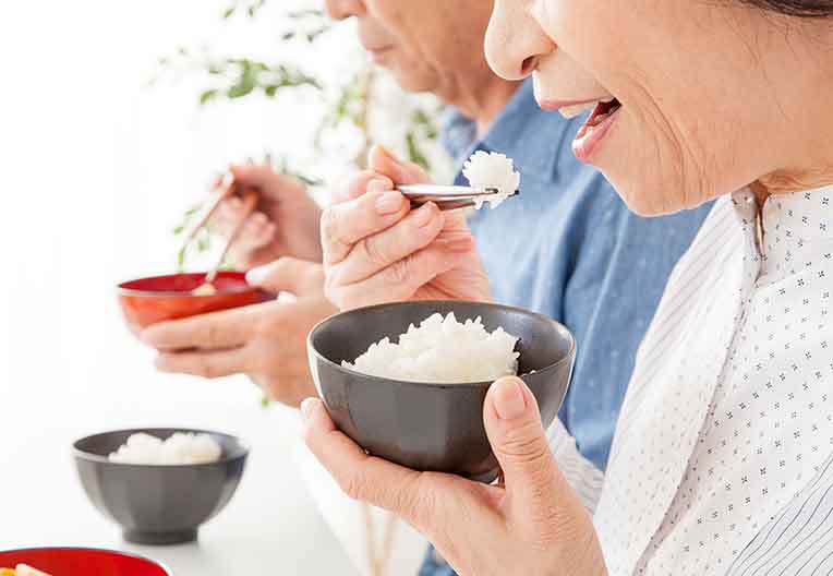 口腔ケアで肺炎の重篤化を防ぐことができる