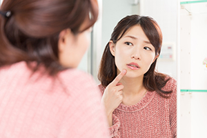 歯茎から膿が出る！考えられる原因と治療法は？