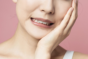 歯を削る治療後の「しみ」、いつまで続く？