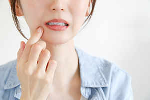 口の中を見ると全身の病気がわかる？！口内の症状からわかる様々な病気